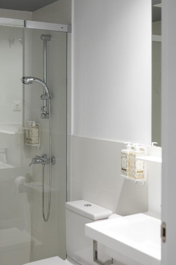 Apartamentos Las Torres Madrid Exteriör bild